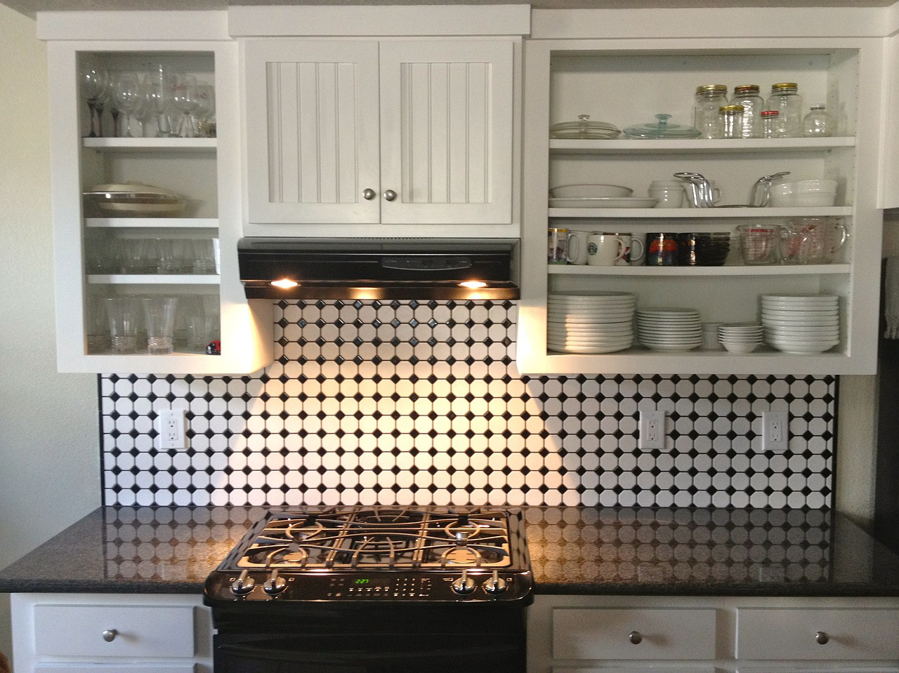 Black and white kitchen tiles